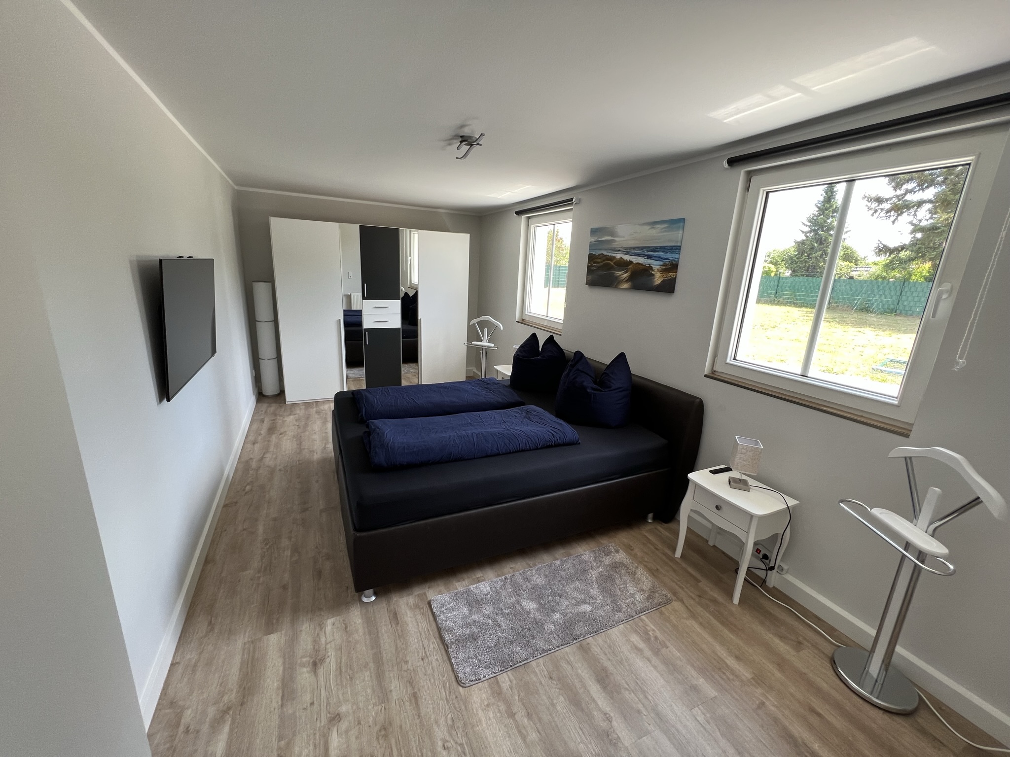 Rossi - Bungalow 4 Schlafzimmer 8 Personen Parkplatz Grundstück Garten