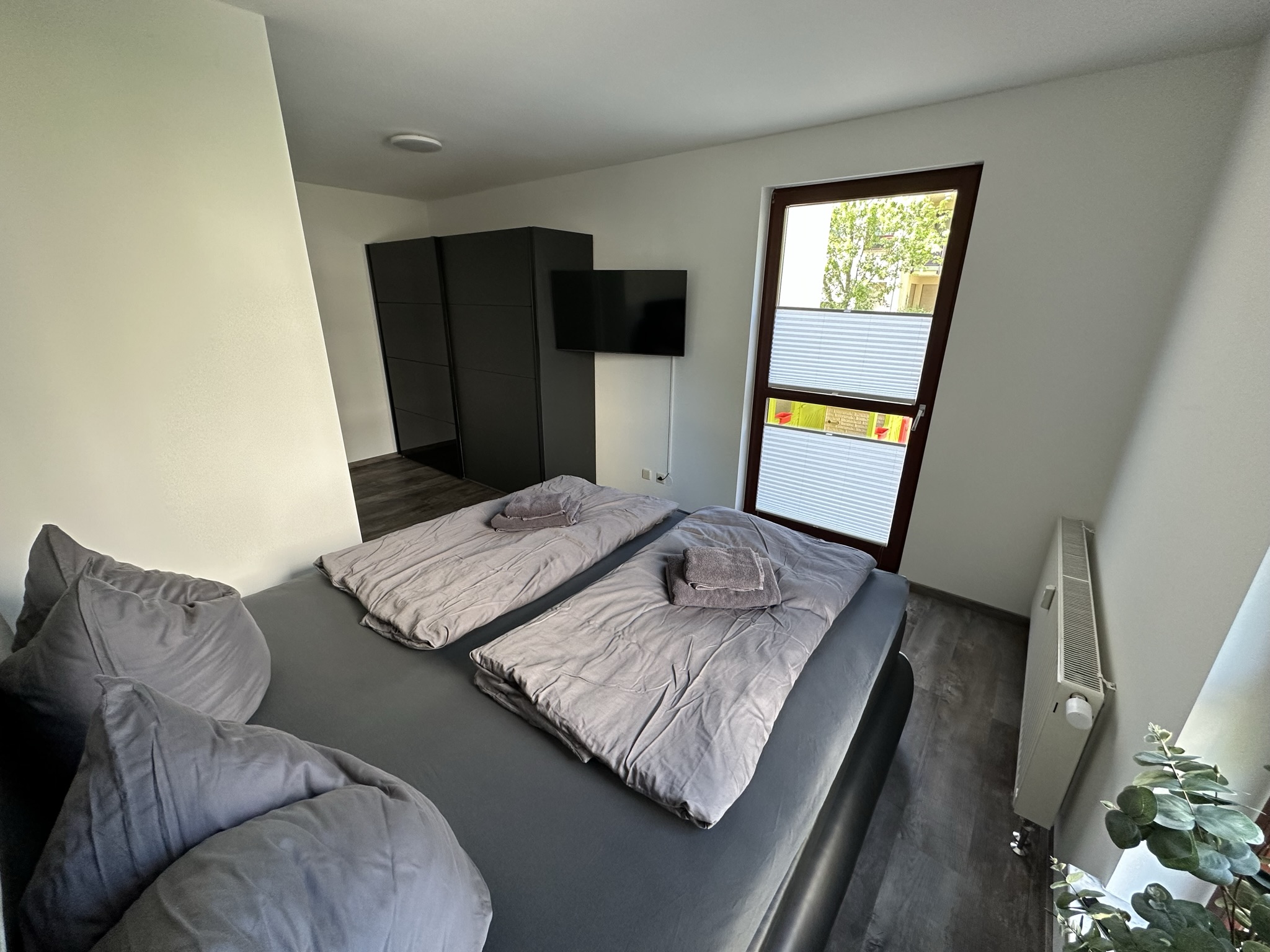 Friedi-01 Ferienwohnung 100m² 6 Personen Garten und Terrasse 2x WC