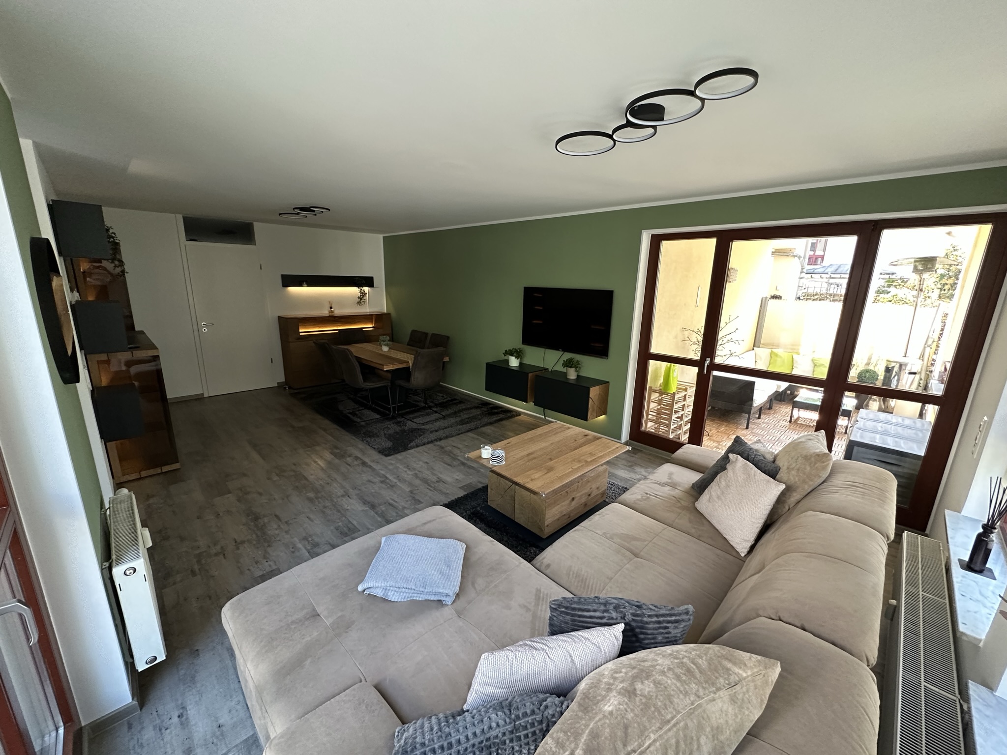 Friedi-01 Ferienwohnung 100m² 6 Personen Garten und Terrasse 2x WC