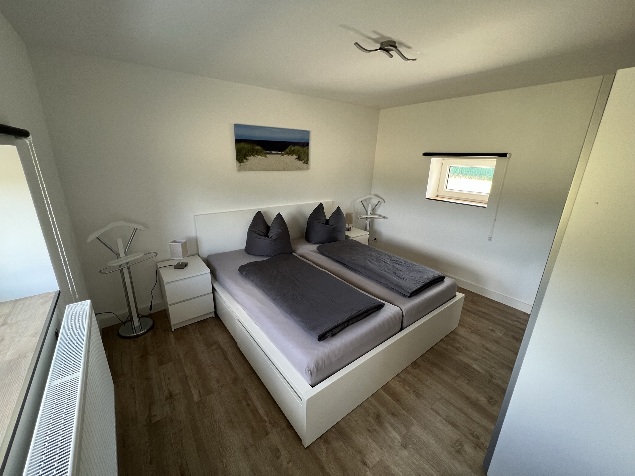 Rossi - Bungalow 4 Schlafzimmer 8 Personen Parkplatz Grundstück Garten