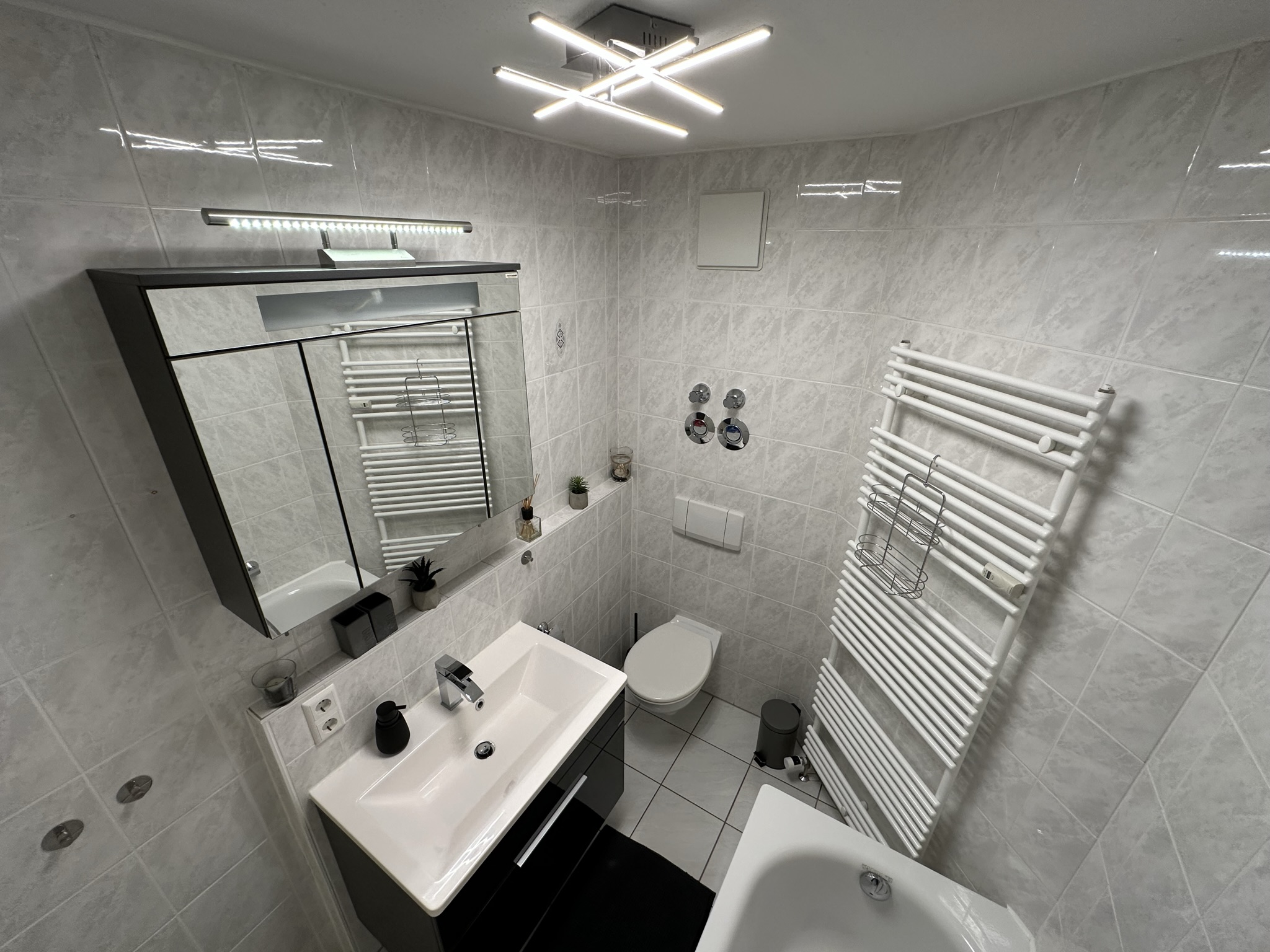 Friedi-01 Ferienwohnung 100m² 6 Personen Garten und Terrasse 2x WC